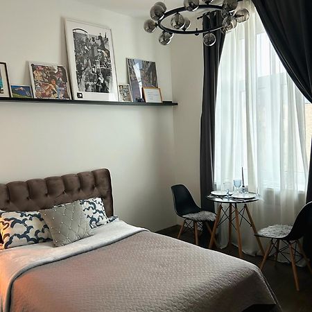 Appartamento Bonnie & Clyde'S Hideout Riga Esterno foto